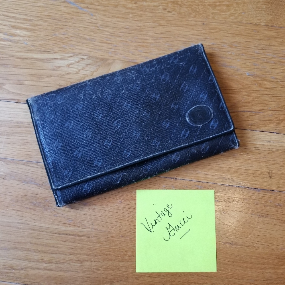 Vintage GUCCI Wallet (Certification)